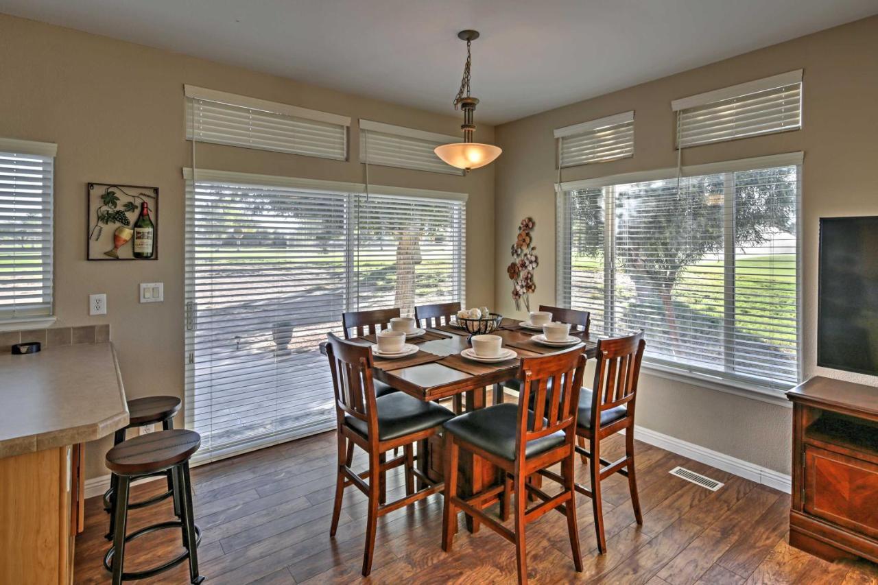 Rivers Edge Golf Condo With Beach Access And Patio! Needles Exteriér fotografie